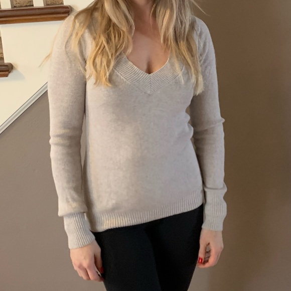 Express Sweater V Neck - Picture 2 of 7